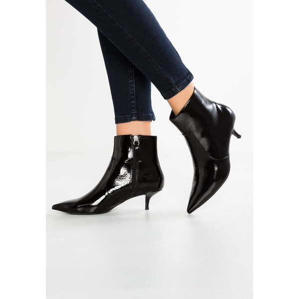 Topshop ABBA POINTED Ankle boot black TP711N06A