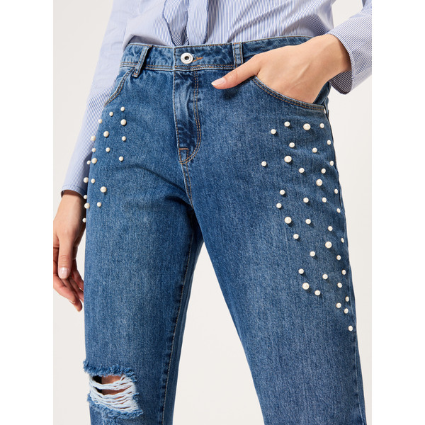 Mohito Proste jeansy zdobione syntetycznymi perłami SQ594-50J