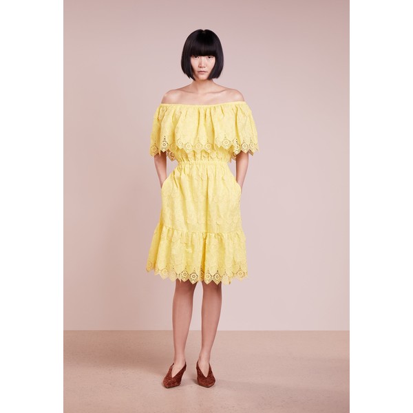 PERSEVERANCE LONDON DAISY CROCHET ANGLAISE OFF SHOULDER DRESS Sukienka letnia soft yellow PEE21C002