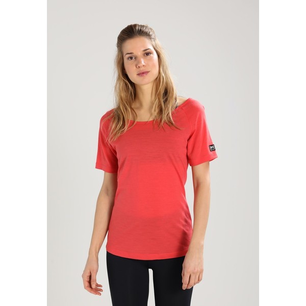 super.natural ESSENTIAL SCOOP NECK TEE T-shirt basic clove red SN041D002