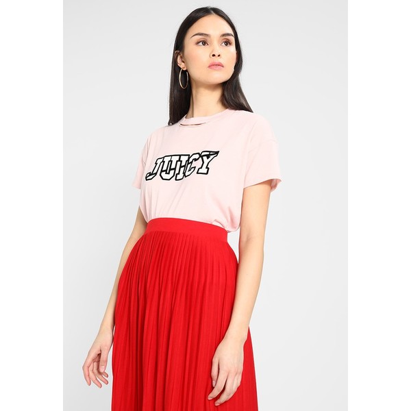 Juicy Couture LOGO SPLIT NECK GRAPHIC TEE T-shirt z nadrukiem light/pastel pink JU721D00V