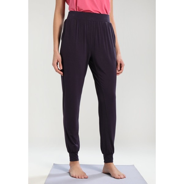 Curare Yogawear LONG SNUG PANTS Spodnie treningowe dark aubergine CY541E00P