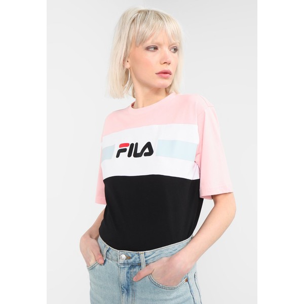 Fila SHANNON TEE T-shirt z nadrukiem coral blush/bright white/black 1FI21D008