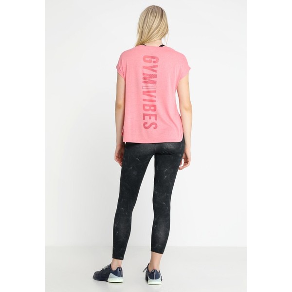 Even&Odd active T-shirt z nadrukiem strawberry pink EV941D01H