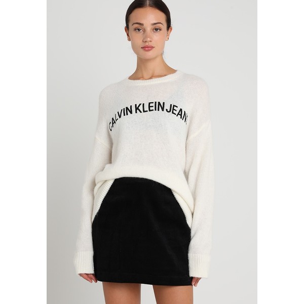Calvin Klein Jeans BLEND LOGO CREW NECK Sweter egret/black C1821I01W