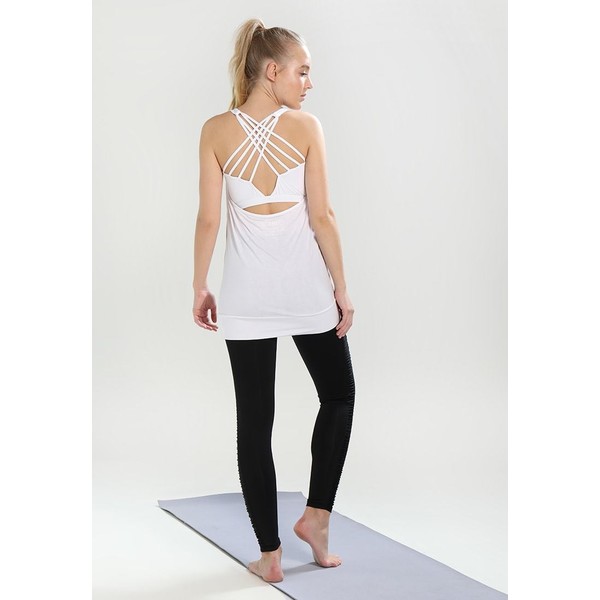 Curare Yogawear Yoga Koszulka sportowa white CY541D00X