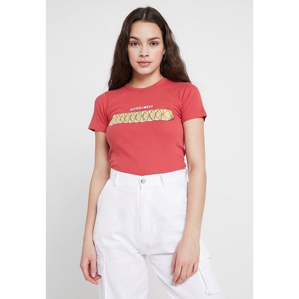 BDG Urban Outfitters BITTERSWEET BABY TEE T-shirt z nadrukiem red QX721D00L