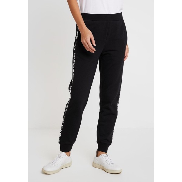 Calvin Klein Jeans LOGO SIDE TRACK PANT Spodnie treningowe black C1821A031