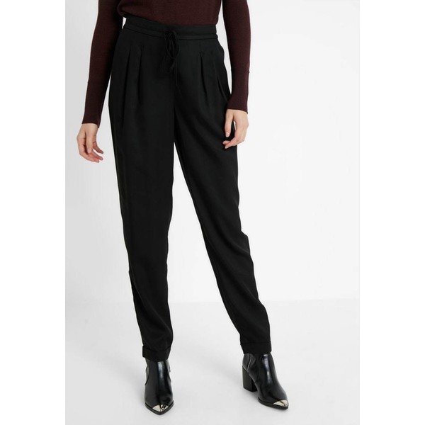 Selected Femme Tall SLFPORTA ANKLE PANT Spodnie materiałowe black SEM21A00H