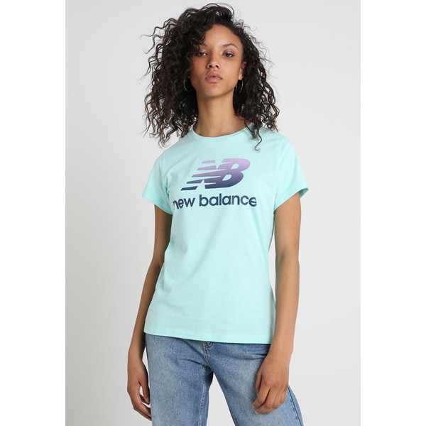 New Balance ESSENTIALS T-shirt z nadrukiem mint NE221D002