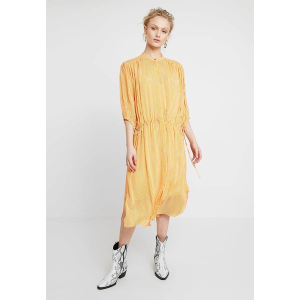 Second Female SHARON DRESS Sukienka koszulowa cadmium yellow SE421C03I