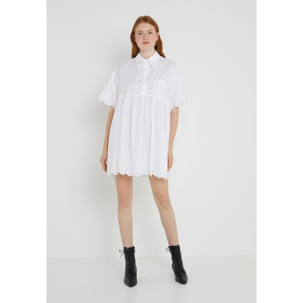 McQ Alexander McQueen VOLUME PLEAT Sukienka koszulowa white MQ121C017